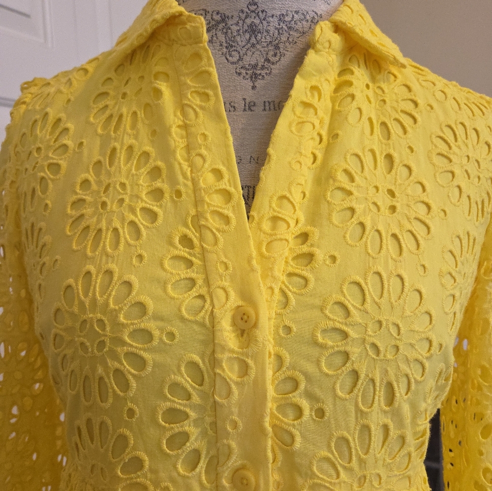 Lilly Pulitzer Kenna Shirtdress Oversize Pinwheel Eyelet Resort Yellow Size 6 - Picture 3 of 11